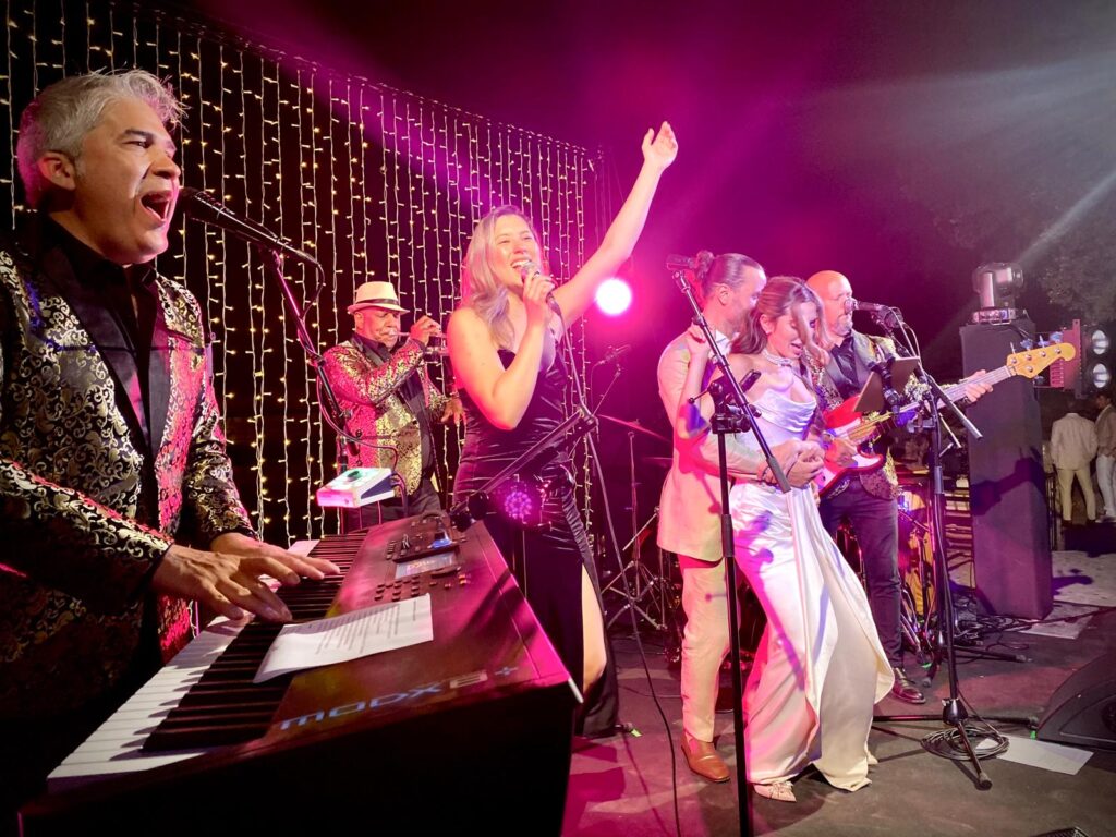 Luxury Band música pop, latina y éxitos actuales