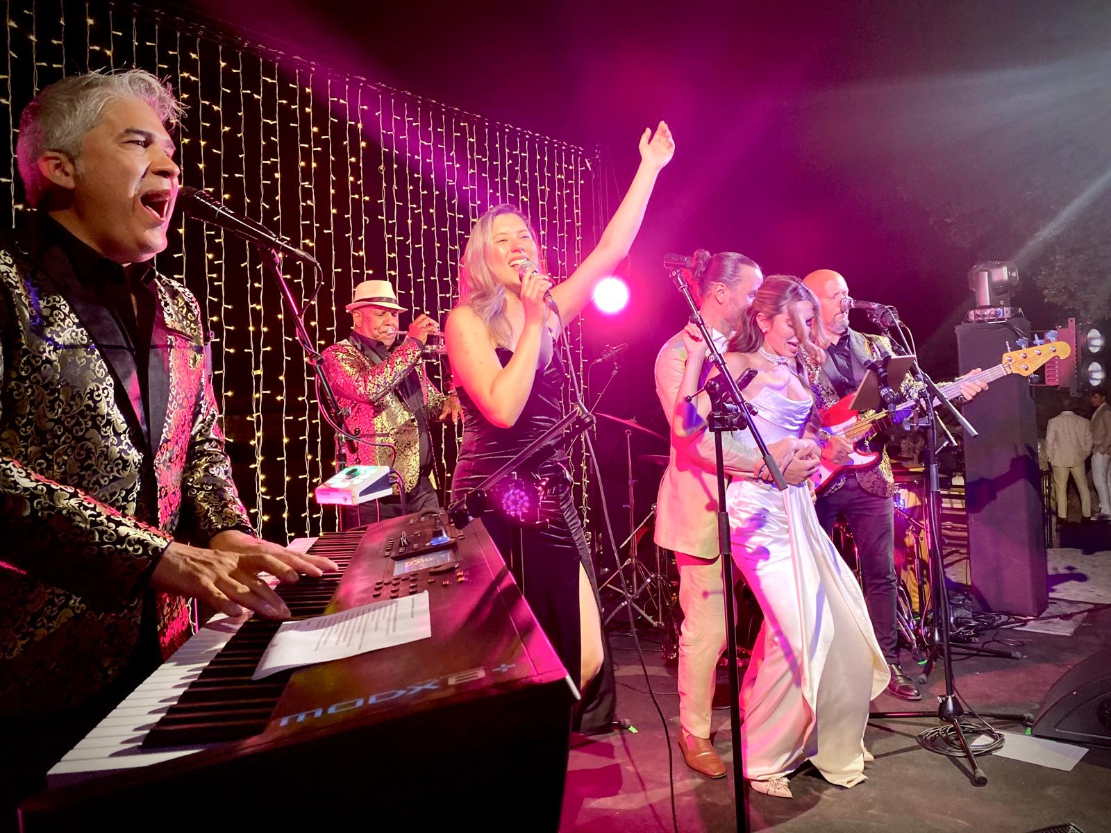 Luxury Band música pop, latina y éxitos actuales
