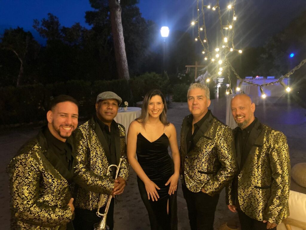 Luxury Band música pop, latina y éxitos actuales