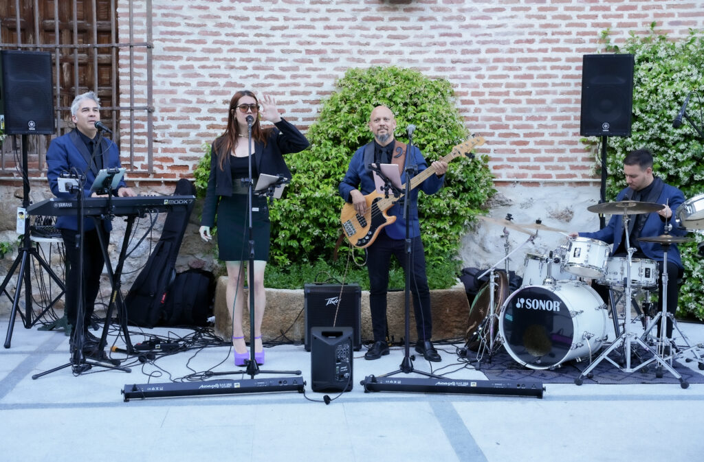grupo de música para cóctel de bodas